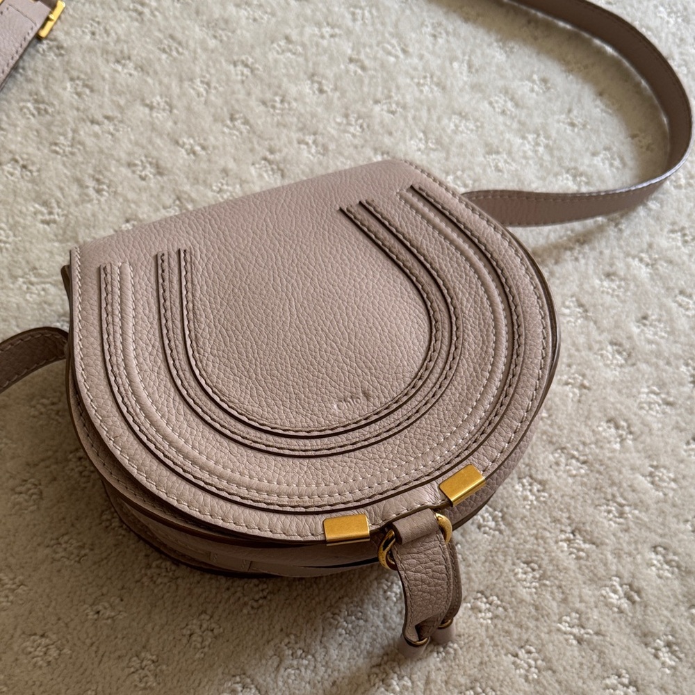 Chloé Small Marcie Crossbody Saddle Bag in Taupe